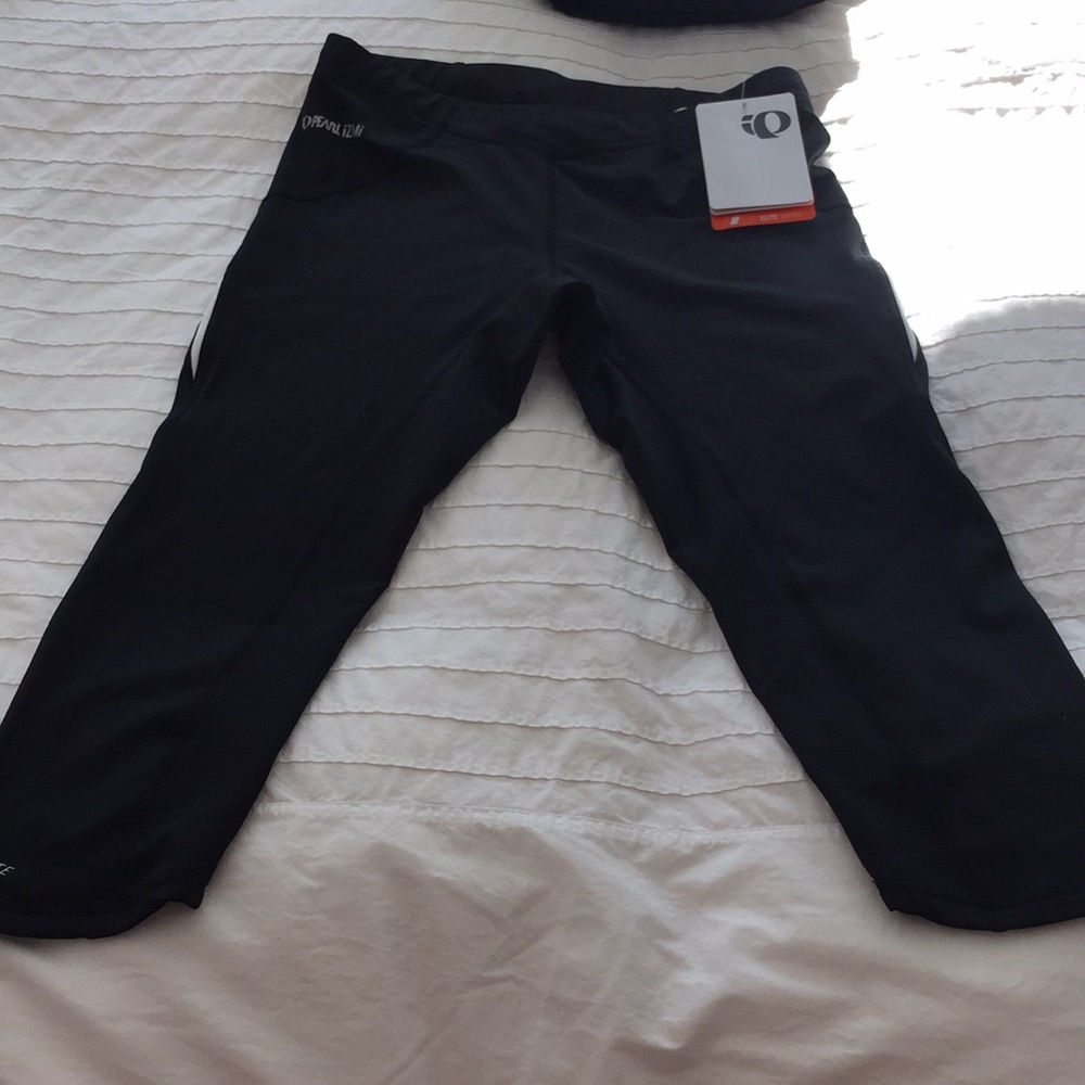 Pearl izumi crop workout pants.